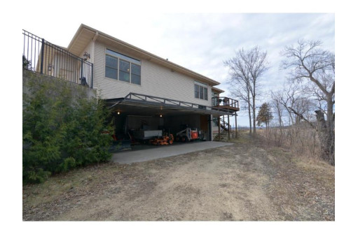 9917 Carter Road, Mazomanie, WI 53560