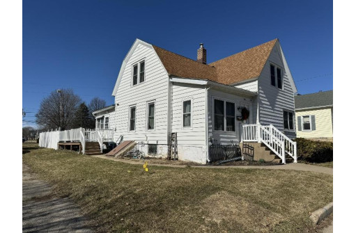 402 S Linn Street, Dodgeville, WI 53533