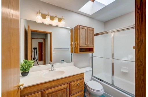 2706 Tucson Trail, Madison, WI 53719