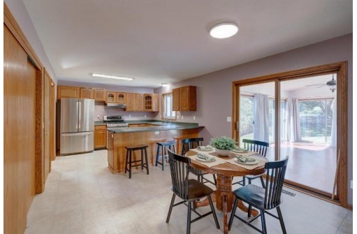 2706 Tucson Trail, Madison, WI 53719