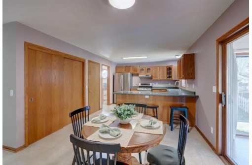 2706 Tucson Trail, Madison, WI 53719