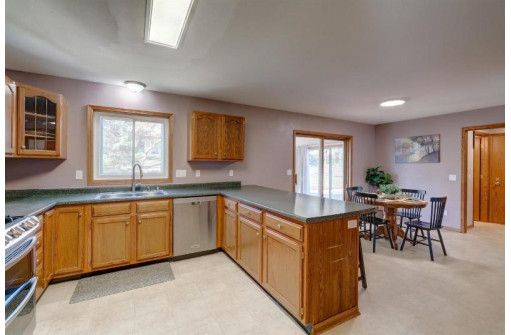 2706 Tucson Trail, Madison, WI 53719