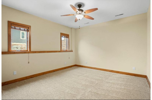 6680 Covered Bridge Trail, Sun Prairie, WI 53590