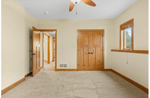 6680 Covered Bridge Trail, Sun Prairie, WI 53590