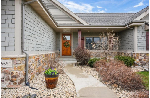 6680 Covered Bridge Trail, Sun Prairie, WI 53590