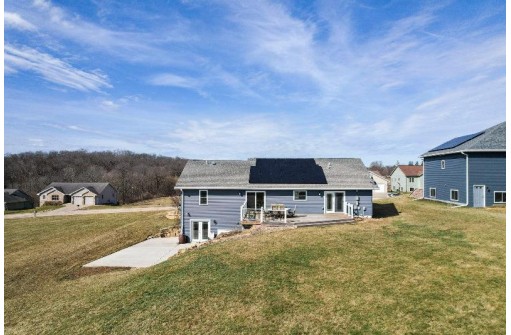 313 Diamond Oaks Drive, Dodgeville, WI 53533