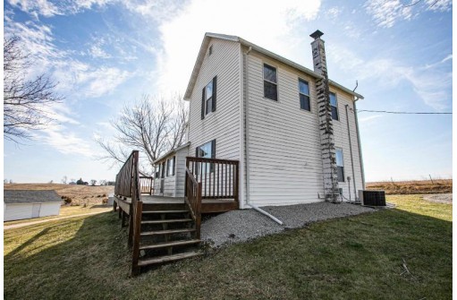 4185 Elm Road, Potosi, WI 53820