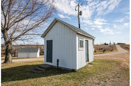 4185 Elm Road, Potosi, WI 53820