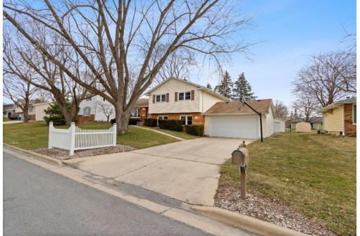 503 8th Street, Waunakee, WI 53597