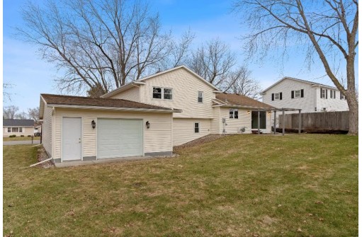 503 8th Street, Waunakee, WI 53597