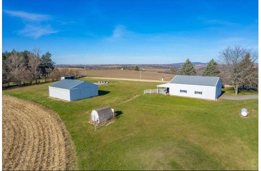 1261 County Road Z, Mount Horeb, WI 53572