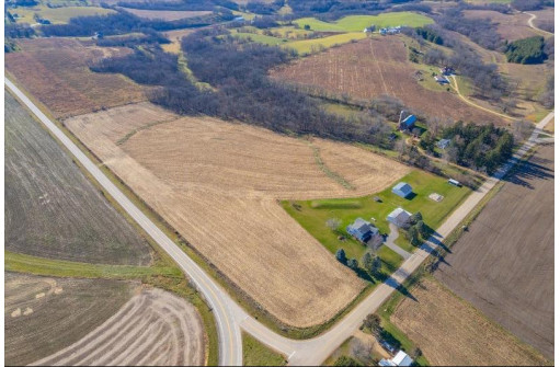 1261 County Road Z, Mount Horeb, WI 53572