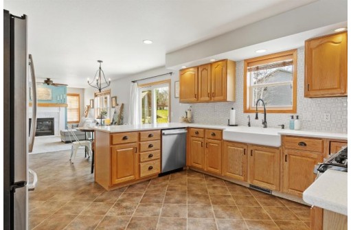 4624 Hunters Glen Drive, Sheboygan, WI 53083