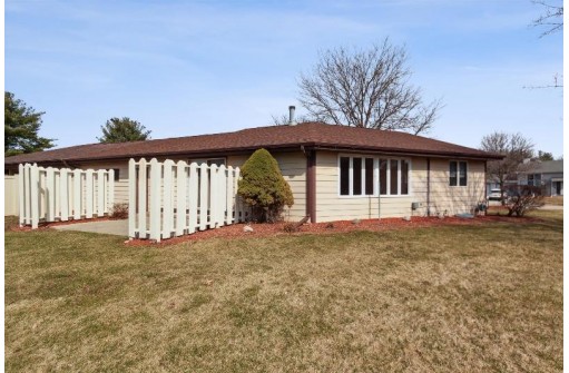 1601 Holly Drive, Janesville, WI 53546