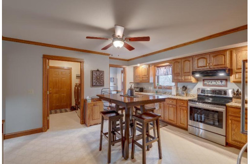 1730 Lewis Road, Mount Horeb, WI 53572