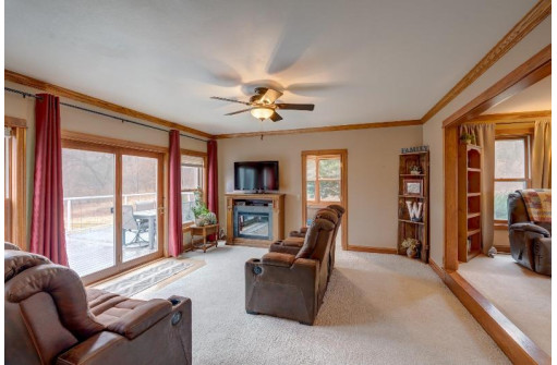 1730 Lewis Road, Mount Horeb, WI 53572