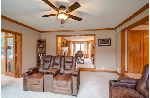 1730 Lewis Road, Mount Horeb, WI 53572