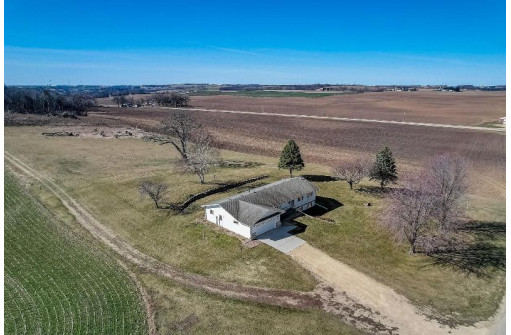 6685 Hwy P, Dane, WI 53529