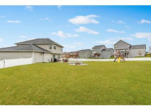 26 Hickory Nut Court McFarland, WI 53558