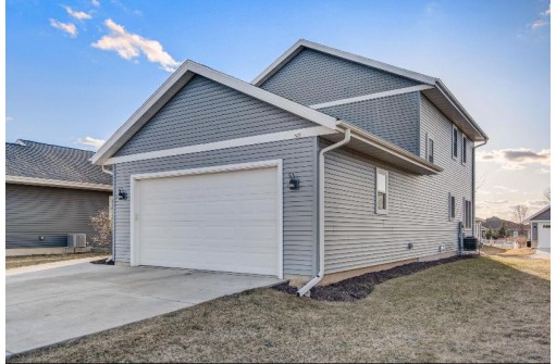 1208 Jacob Drive, Prairie Du Sac, WI 53578