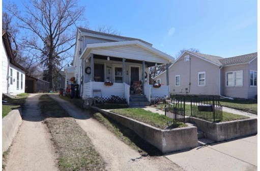 526 Caroline Street, Janesville, WI 53545