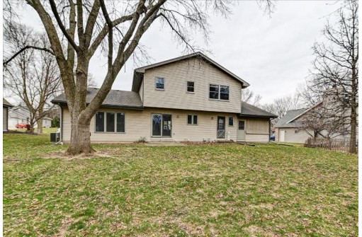 2796 Rosellen Avenue, Fitchburg, WI 53711