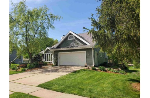 6310 Stonefield Road, Middleton, WI 53562