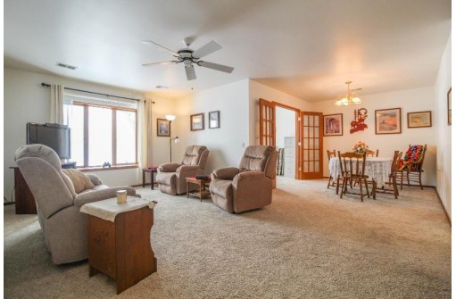 105 Buckingham Court 105, Cambridge, WI 53523