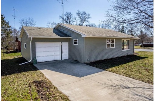 1011 Seymour Street, Reedsburg, WI 53959