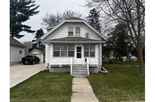 1403 St Lawrence Avenue, Janesville, WI 53545