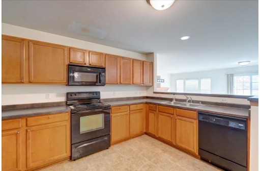 4725 Poplar Creek Drive, Madison, WI 53718