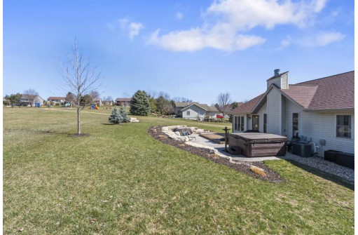 209 Quail Ridge Drive, Barneveld, WI 53507