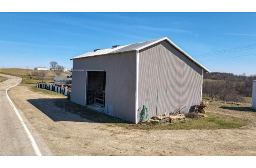 28850 Highway 131, Wauzeka, WI 53826