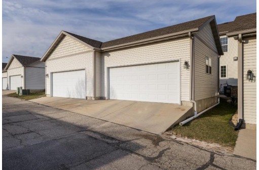 2509 Leopold Way, Sun Prairie, WI 53590