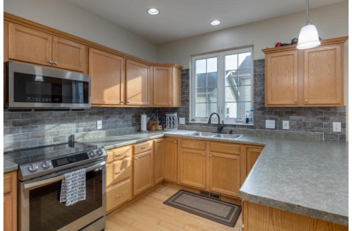 2509 Leopold Way, Sun Prairie, WI 53590