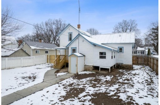 326 8th Street, Baraboo, WI 53913