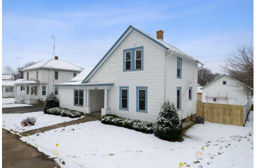 326 8th Street, Baraboo, WI 53913