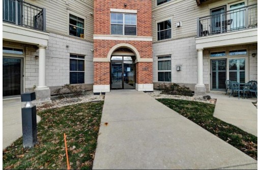 2581 Smiths Crossing 315, Sun Prairie, WI 53590