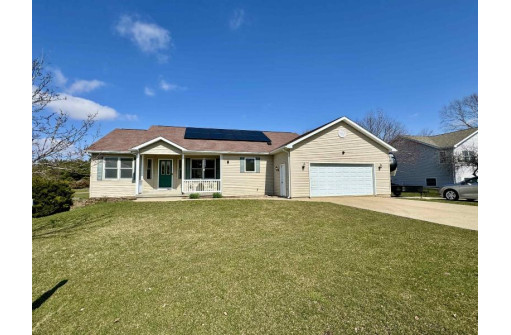 704 Prairie Hills Drive, Dodgeville, WI 53533-0000