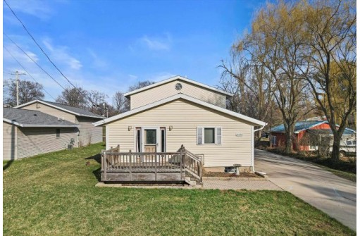 10990 N Hillside Road, Edgerton, WI 53534