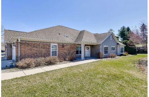 30 Northlight Way, Fitchburg, WI 53711