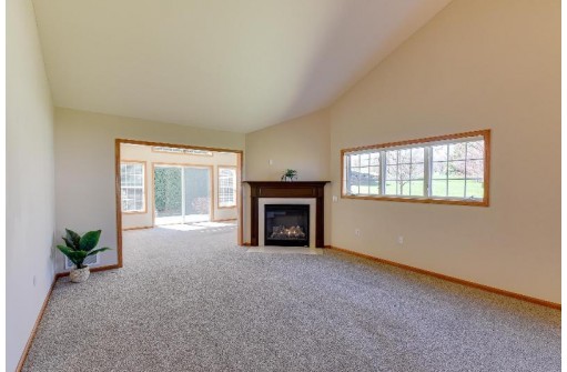 30 Northlight Way, Fitchburg, WI 53711