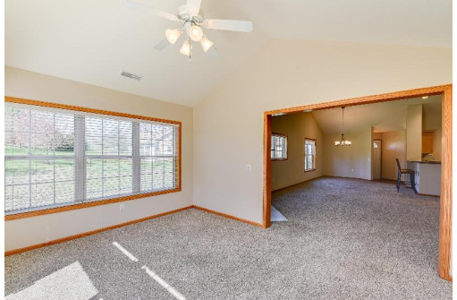 30 Northlight Way, Fitchburg, WI 53711