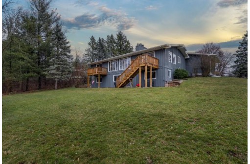 630 Sunset Circle, Ripon, WI 54971