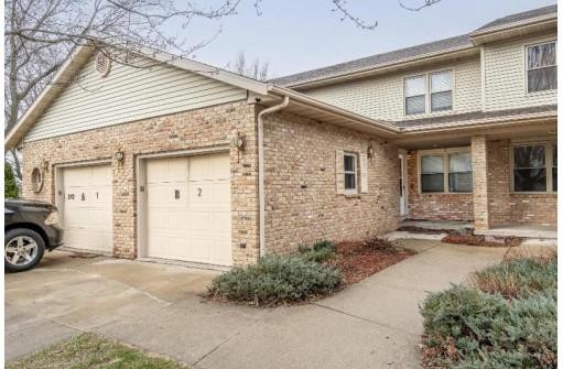 3102 Old Gate Road 2, Madison, WI 53704