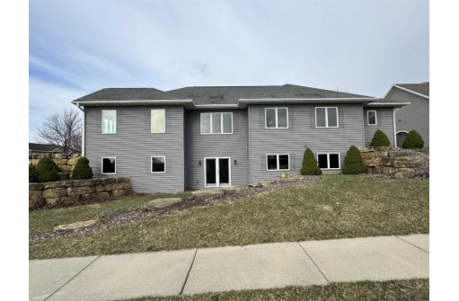 1704 Three Woods Drive, Mount Horeb, WI 53572