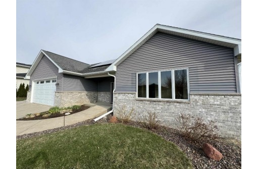 1704 Three Woods Drive, Mount Horeb, WI 53572