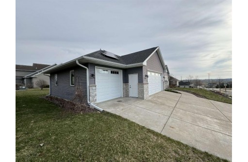 1704 Three Woods Drive, Mount Horeb, WI 53572