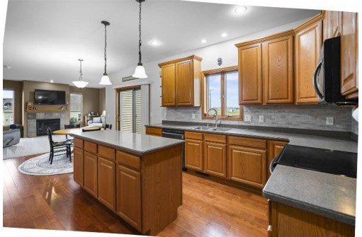 1000 Glen View Court, Mount Horeb, WI 53572