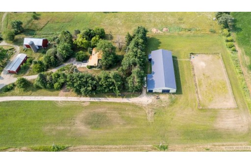 2069 County Road T, Marshall, WI 53559